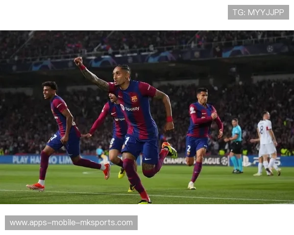 西甲巴萨外线速度制造空档，进攻顺利展开